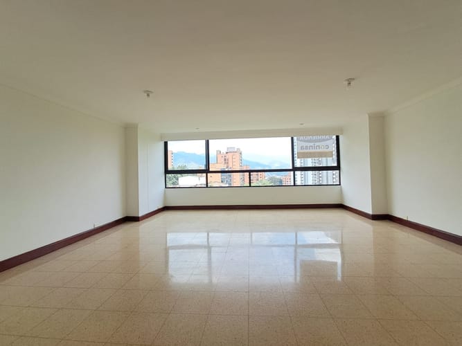 Apartamento de 3 alcobas en arriendo en Santa María De Los Ángeles, Medellín, 137 m² · foto 2 de 24