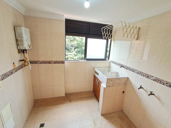 Apartamento de 3 alcobas en arriendo en Santa María De Los Ángeles, Medellín, 137 m² · foto 8 de 24