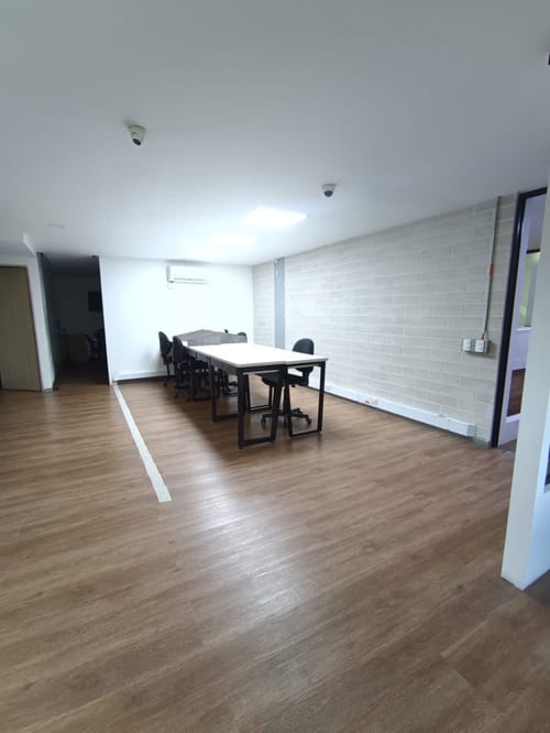 Oficina en arriendo en Conquistadores, Medellín, 110 m² · foto 3 de 10