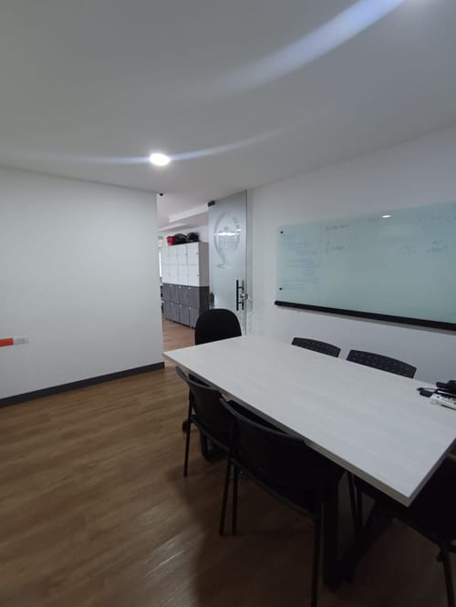 Oficina en arriendo en Conquistadores, Medellín, 110 m² · foto 7 de 10