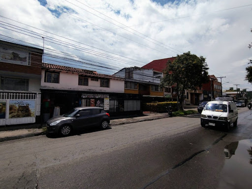 Casa en venta en Normandia, Bogotá · foto 3 de 24