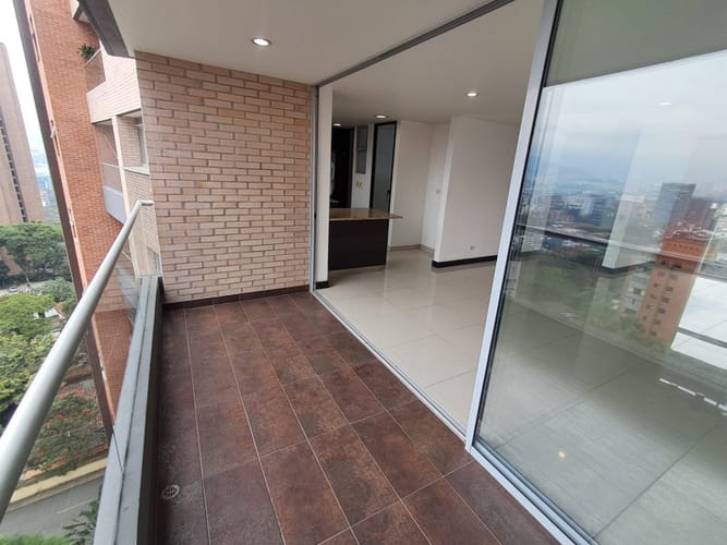 Apartamento de 3 alcobas en arriendo en Lalinde, Medellín, 130 m² · foto 11 de 24