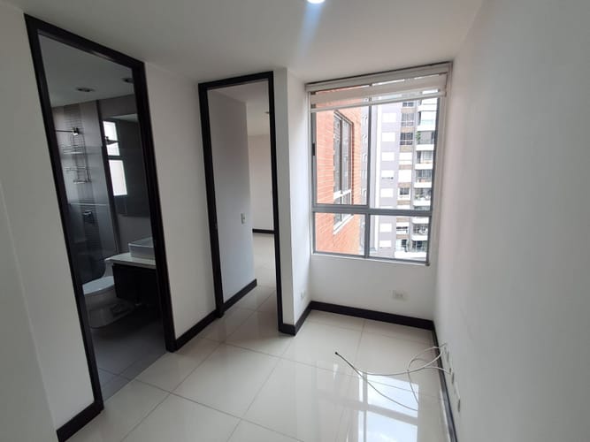 Apartamento de 3 alcobas en arriendo en Lalinde, Medellín, 130 m² · foto 13 de 24