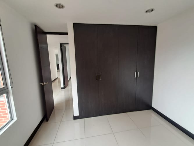 Apartamento de 3 alcobas en arriendo en Lalinde, Medellín, 130 m² · foto 18 de 24