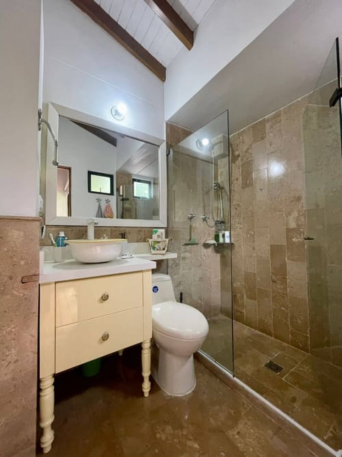 Casa de 2 alcobas en arriendo en El Tesoro, Medellín, 260 m² · foto 7 de 13