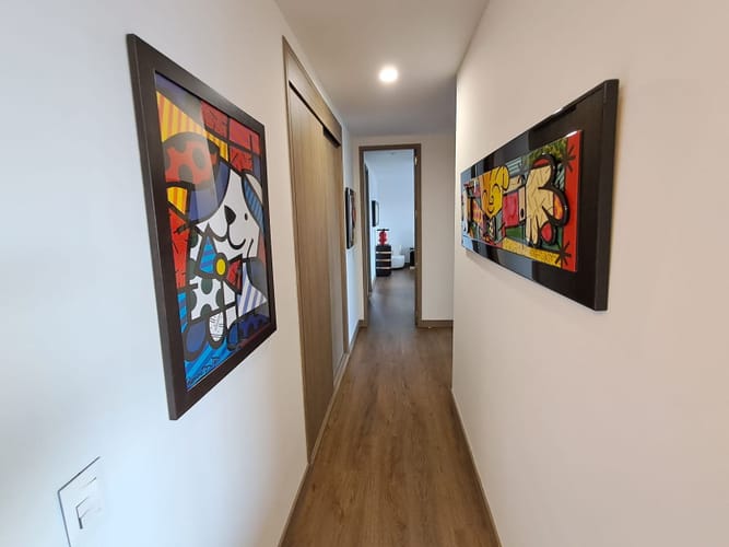 Apartamento de 3 alcobas en arriendo en El Castillo, Medellín, 138 m² · foto 10 de 24