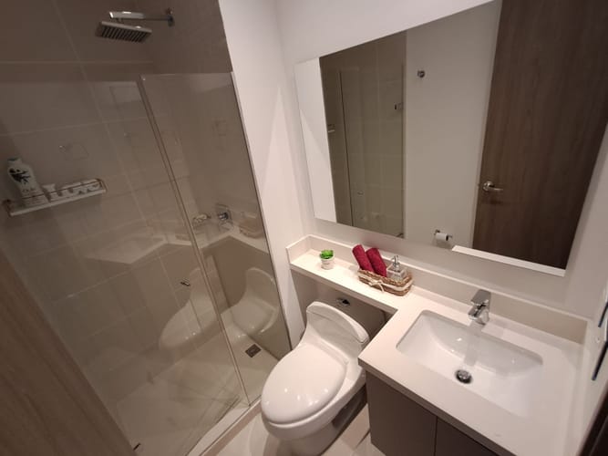 Apartamento de 3 alcobas en arriendo en El Castillo, Medellín, 138 m² · foto 14 de 24