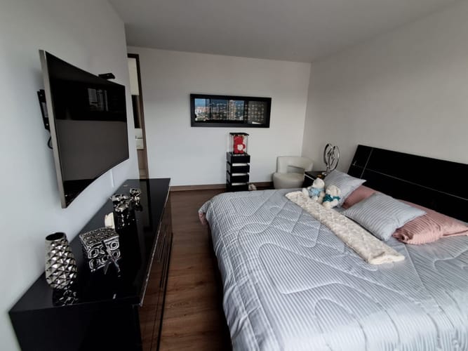 Apartamento de 3 alcobas en arriendo en El Castillo, Medellín, 138 m² · foto 21 de 24