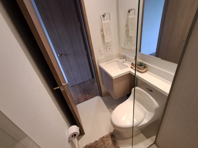 Apartamento de 3 alcobas en arriendo en El Castillo, Medellín, 138 m² · foto 22 de 24