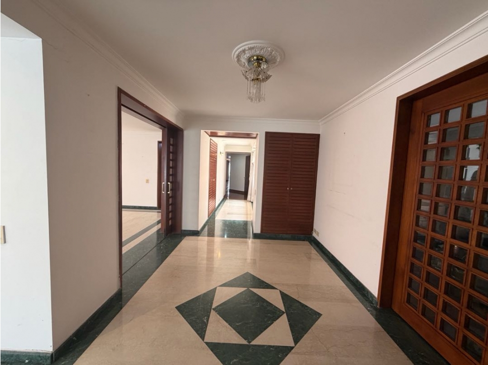 Apartamento en venta en Chicó Navarra, Bogotá · foto 2 de 24
