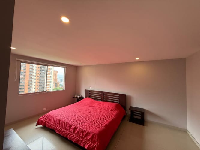 Apartamento de 3 alcobas en arriendo en Lalinde, Medellín, 103 m² · foto 8 de 12