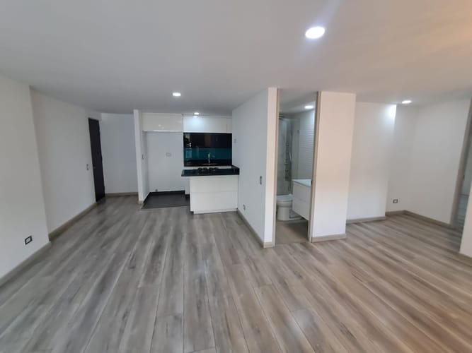 Apartamento de 2 alcobas en arriendo en Los Balsos, Medellín, 84 m² · foto 3 de 16