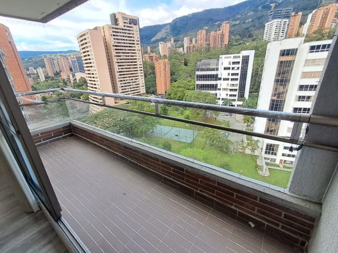 Apartamento de 2 alcobas en arriendo en Los Balsos, Medellín, 84 m² · foto 5 de 16