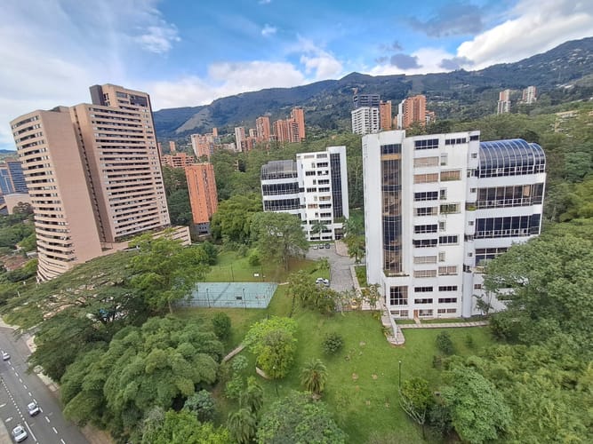 Apartamento de 2 alcobas en arriendo en Los Balsos, Medellín, 84 m² · foto 6 de 16