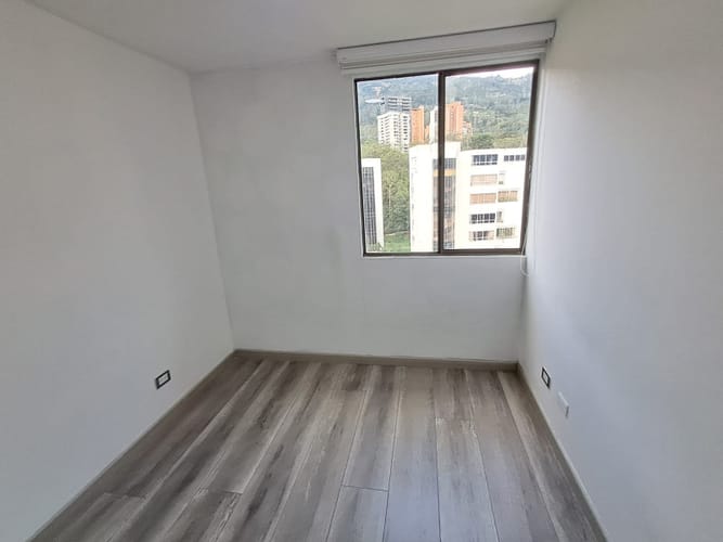 Apartamento de 2 alcobas en arriendo en Los Balsos, Medellín, 84 m² · foto 9 de 16