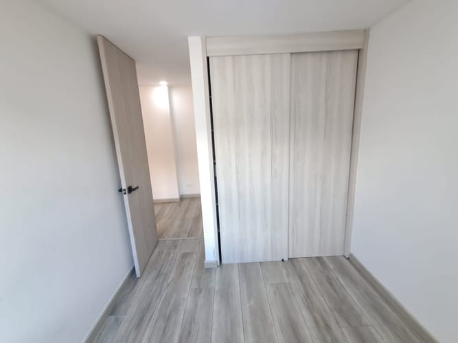 Apartamento de 2 alcobas en arriendo en Los Balsos, Medellín, 84 m² · foto 10 de 16