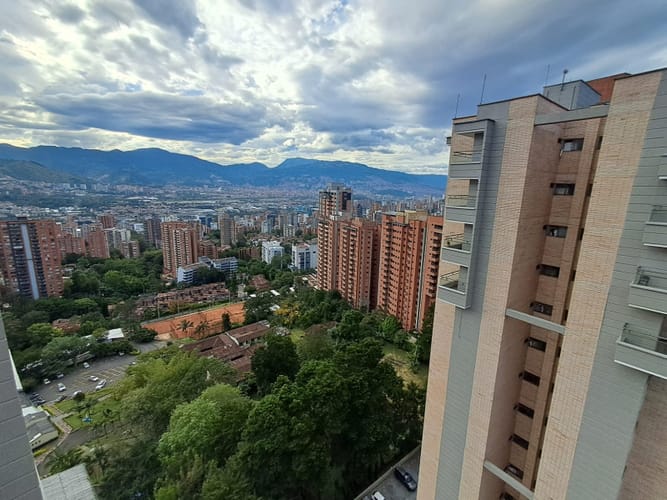Apartamento de 2 alcobas en arriendo en Los Balsos, Medellín, 84 m² · foto 15 de 16