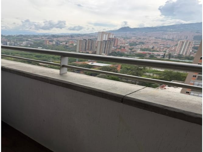 Apartamento de 3 alcobas en venta en Madera, Bello, 71 m² · foto 11 de 24