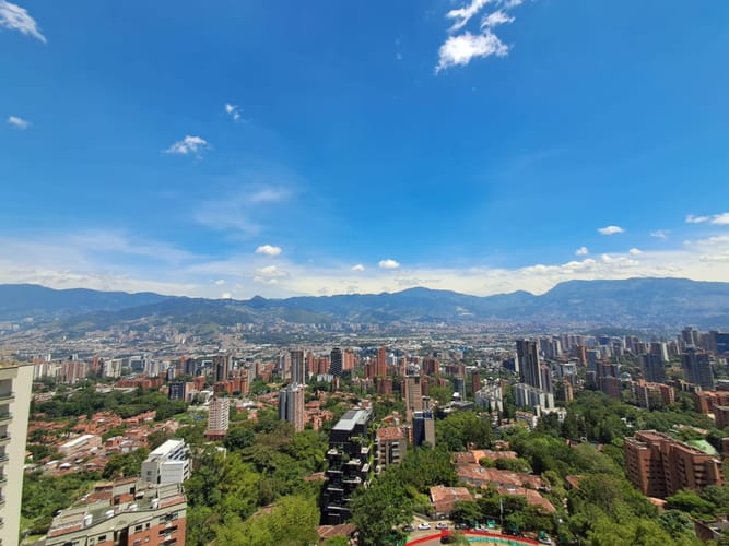 Apartamento de 3 alcobas en arriendo en El Tesoro, Medellín, 173 m² · foto 3 de 24