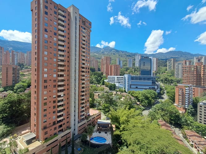 Apartamento de 3 alcobas en arriendo en El Tesoro, Medellín, 173 m² · foto 5 de 24