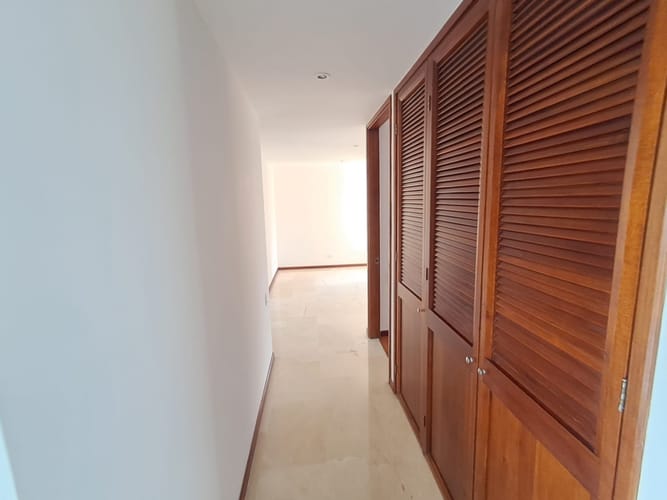Apartamento de 3 alcobas en arriendo en El Tesoro, Medellín, 173 m² · foto 11 de 24