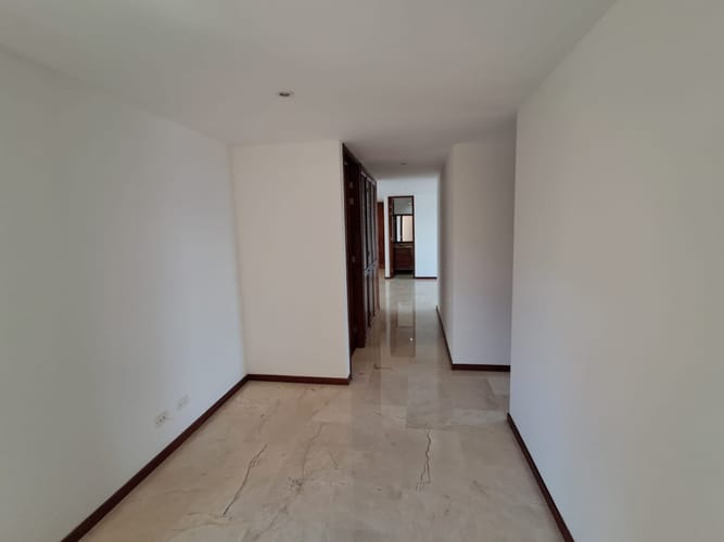 Apartamento de 3 alcobas en arriendo en El Tesoro, Medellín, 173 m² · foto 13 de 24