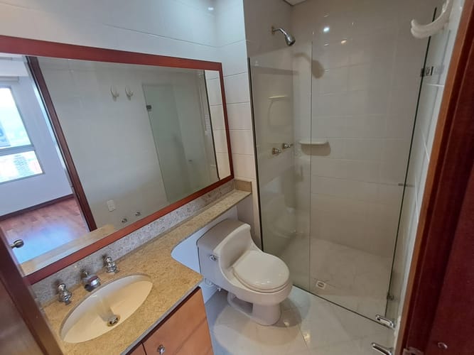 Apartamento de 3 alcobas en arriendo en El Tesoro, Medellín, 173 m² · foto 22 de 24