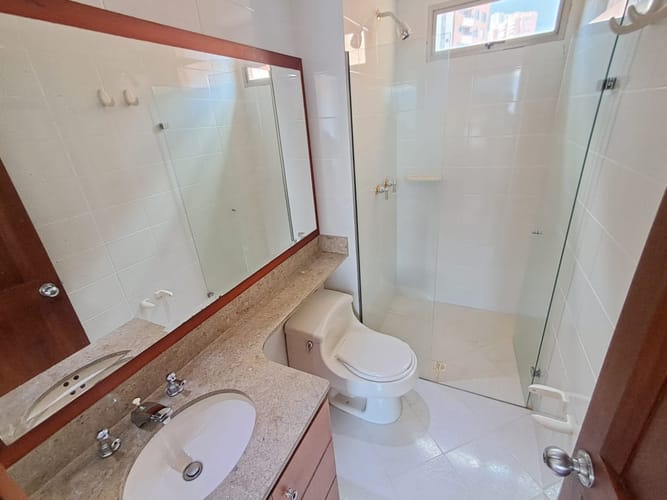 Apartamento de 3 alcobas en arriendo en El Tesoro, Medellín, 173 m² · foto 24 de 24