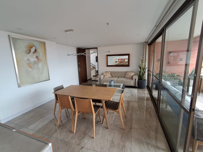 Apartamento de 2 alcobas en arriendo en El Tesoro, Medellín, 130 m² · foto 3 de 24