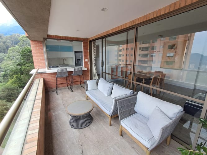 Apartamento de 2 alcobas en arriendo en El Tesoro, Medellín, 130 m² · foto 9 de 24