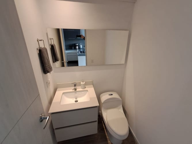Apartamento de 1 alcoba en arriendo en La Aguacatala, Medellín, 65 m² · foto 4 de 24