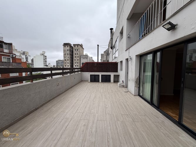 Apartamento en alquiler 2 dormitorios con gran terraza y cochera en el Centro · Foto 6