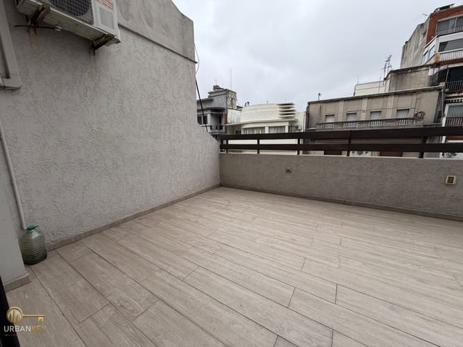 Apartamento en alquiler 2 dormitorios con gran terraza y cochera en el Centro · Foto 7