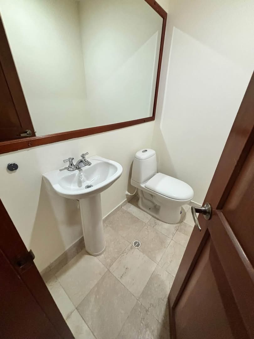 Apartamento en arriendo en Santa Barbara, Bogotá · foto 5 de 9