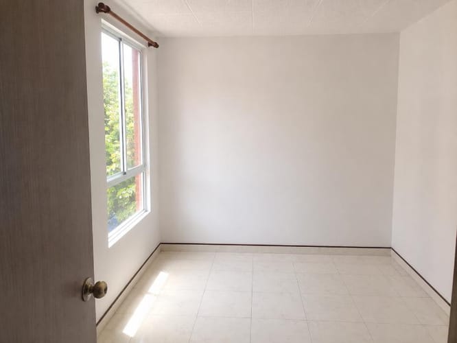 Apartamento de 3 alcobas en venta en Echavarria, Madrid, 53 m² · foto 2 de 18