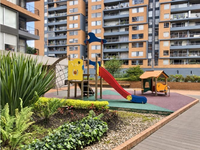Apartamento de 2 alcobas en venta en Usaquen, Bogotá, 76 m² · foto 2 de 24