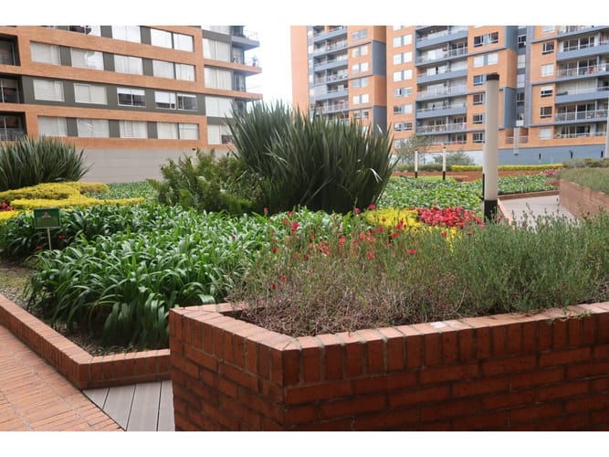 Apartamento de 2 alcobas en venta en Usaquen, Bogotá, 76 m² · foto 3 de 24