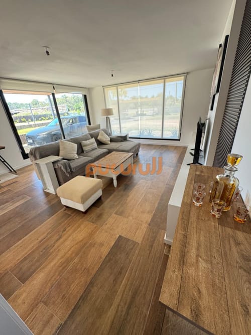 Si sueñas con una propiedad en un barrio cerrado, con piscina propia, amplio parrillero techado con un living exterior esta es tu mejor inversión · Photo 6