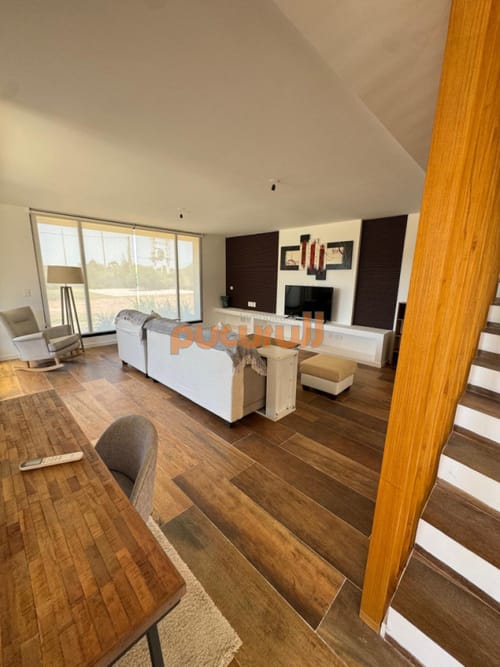 Si sueñas con una propiedad en un barrio cerrado, con piscina propia, amplio parrillero techado con un living exterior esta es tu mejor inversión · Photo 7