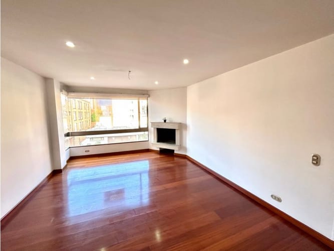 Apartamento de 3 alcobas en venta en Santa Barbara, Bogotá, 230 m² · foto 3 de 21