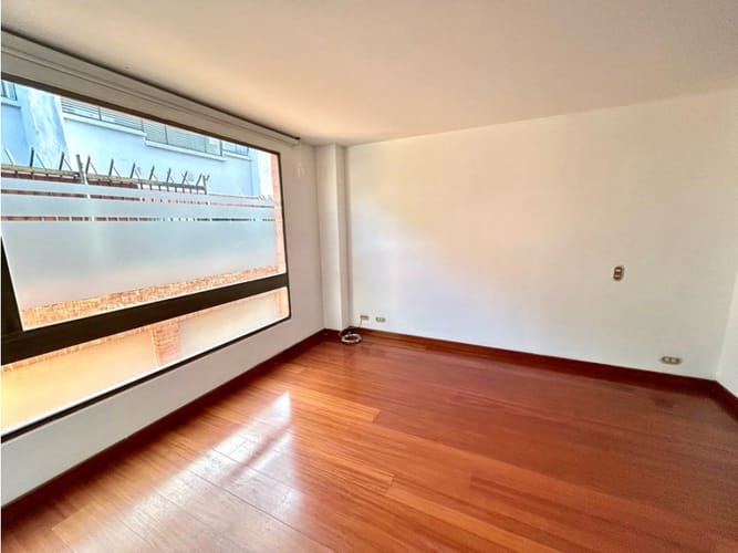 Apartamento de 3 alcobas en venta en Santa Barbara, Bogotá, 230 m² · foto 5 de 21