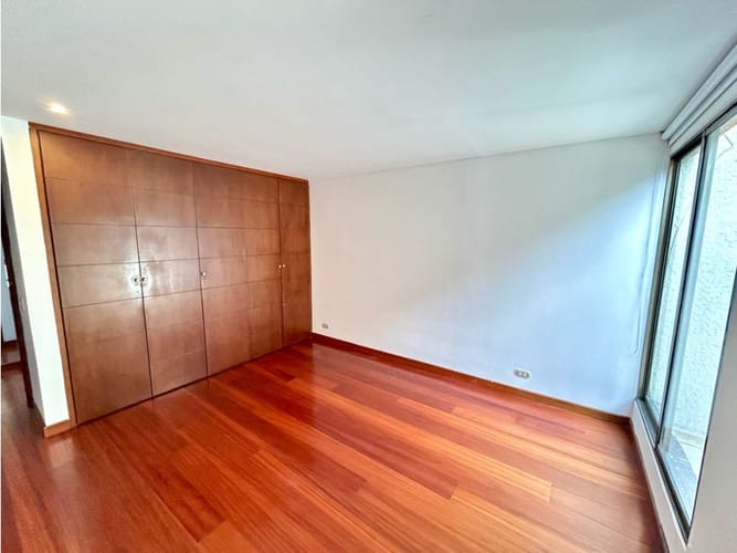 Apartamento de 3 alcobas en venta en Santa Barbara, Bogotá, 230 m² · foto 9 de 21