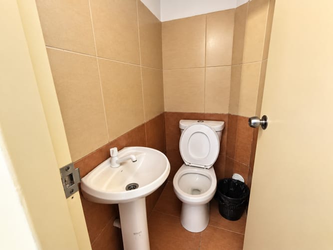 Alquiler Excelente Local Comercial 30 M2 Sin Gastos Comunes En Pocitos · Foto 4
