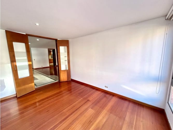 Apartamento de 3 alcobas en venta en Santa Barbara, Bogotá, 230 m² · foto 18 de 21