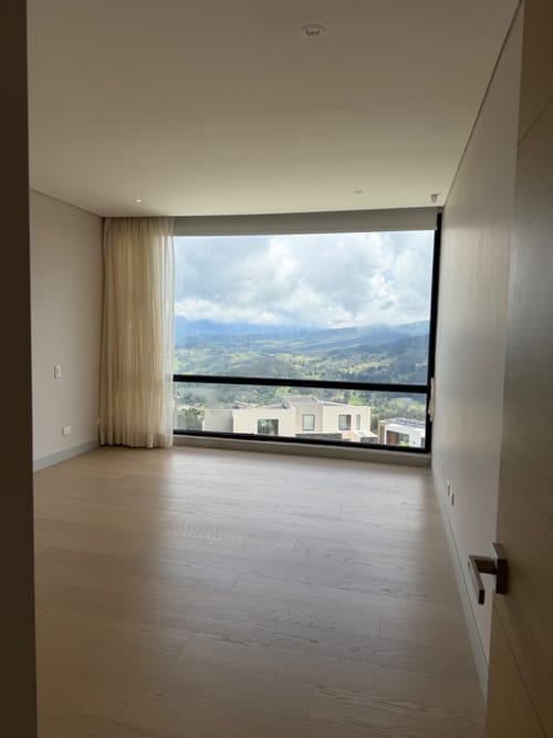 Casa de 4 alcobas en arriendo en Condominio Bosques Del Encenillo, Bogotá, 380 m² · foto 3 de 24