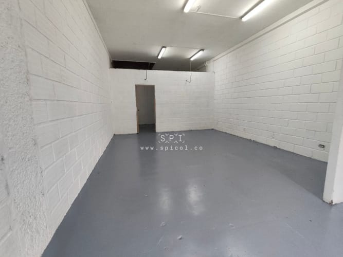 Bodega en arriendo en Manila, Medellín, 150 m² · foto 6 de 13
