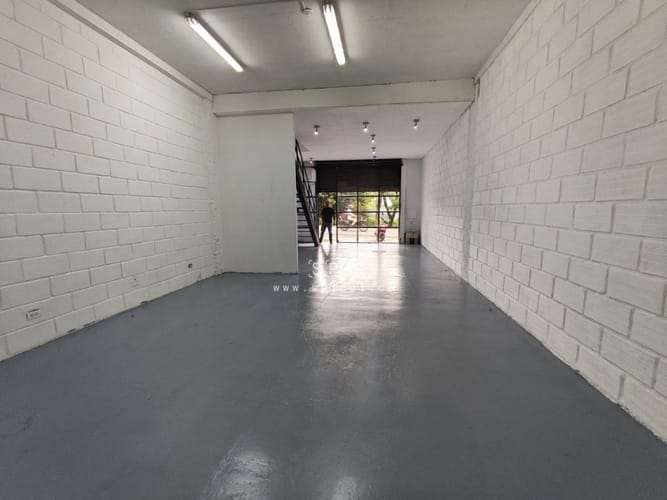 Bodega en arriendo en Manila, Medellín, 150 m² · foto 9 de 13