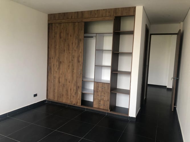 Casa de 5 alcobas en venta en Las Mercedes, Medellín, 350 m² · foto 21 de 24