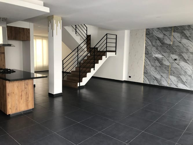 Casa de 5 alcobas en venta en Las Mercedes, Medellín, 350 m² · foto 22 de 24