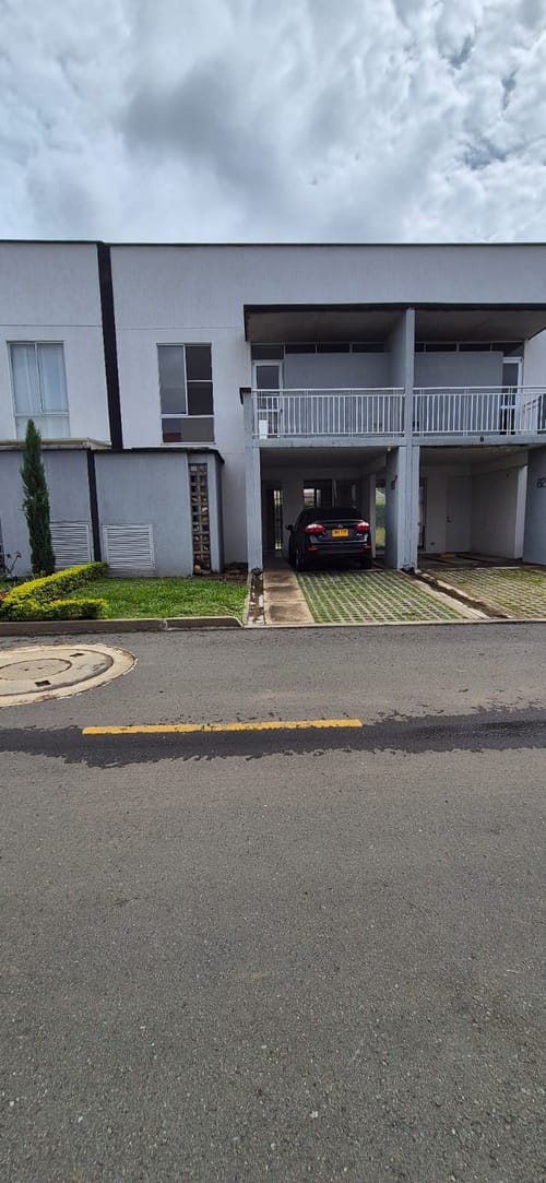 Casa de 4 alcobas en venta en Cinco Soles, Jamundí, 150 m² · foto 1 de 12